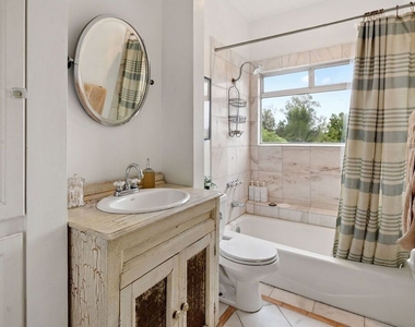 334 Crane Boulevard - Photo Thumbnail 19