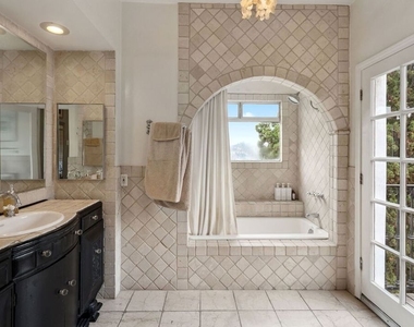 334 Crane Boulevard - Photo Thumbnail 16