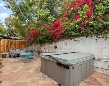 334 Crane Boulevard - Photo Thumbnail 12