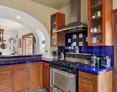 334 Crane Boulevard - Photo Thumbnail 9