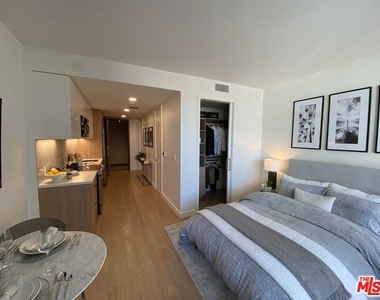 11750 Wilshire Boulevard - Photo Thumbnail 11