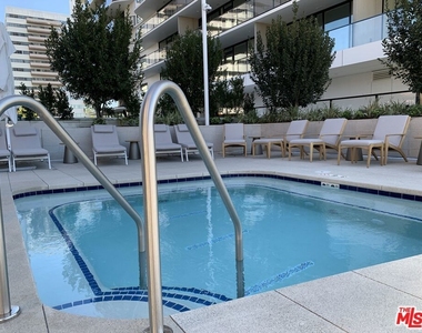 11750 Wilshire Boulevard - Photo Thumbnail 18
