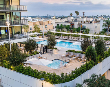 11750 Wilshire Boulevard - Photo Thumbnail 13