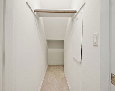 629 Traction Avenue - Photo Thumbnail 32