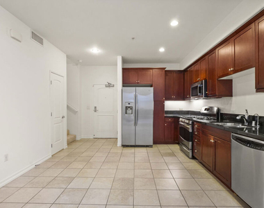 629 Traction Avenue - Photo Thumbnail 38