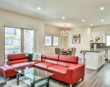 1424 S Bentley Avenue - Photo Thumbnail 11