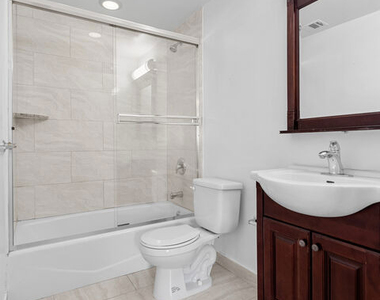 5633 Carlton Way - Photo Thumbnail 6