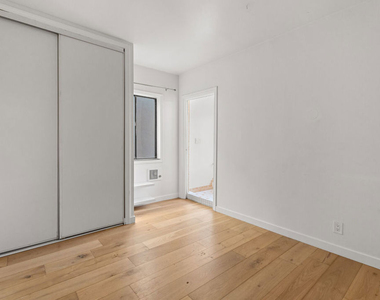 22 28th Avenue - Photo Thumbnail 12