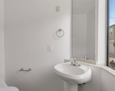22 28th Avenue - Photo Thumbnail 14