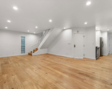 22 28th Avenue - Photo Thumbnail 16