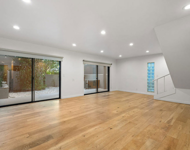 22 28th Avenue - Photo Thumbnail 15