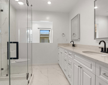22 28th Avenue - Photo Thumbnail 8