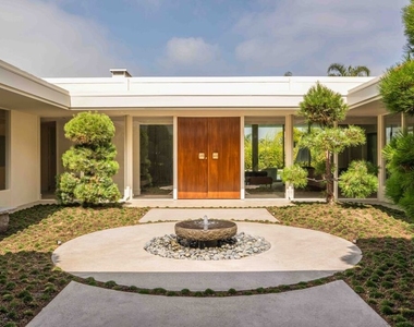 1862 Loma Vista Drive - Photo Thumbnail 2