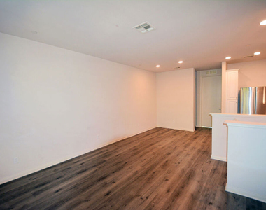 14107 W Birch Lane - Photo Thumbnail 6
