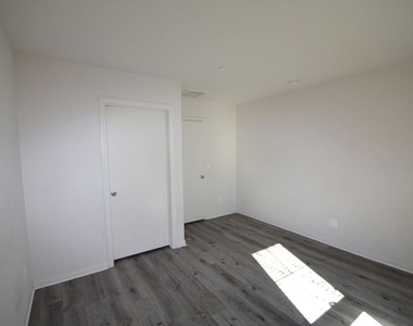 14107 W Birch Lane - Photo Thumbnail 19