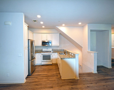 14107 W Birch Lane - Photo Thumbnail 9
