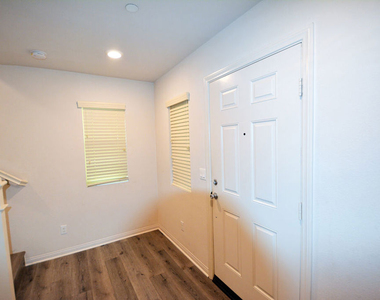 14107 W Birch Lane - Photo Thumbnail 4