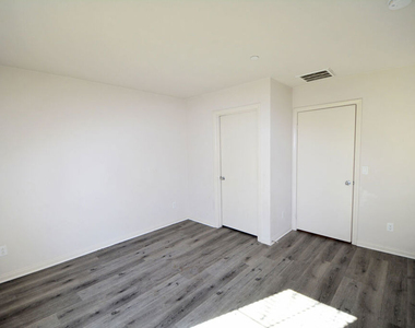 14107 W Birch Lane - Photo Thumbnail 18