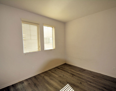 14107 W Birch Lane - Photo Thumbnail 11