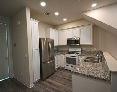 14107 W Birch Lane - Photo Thumbnail 2
