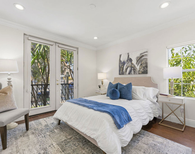 1114 S La Peer Drive - Photo Thumbnail 20