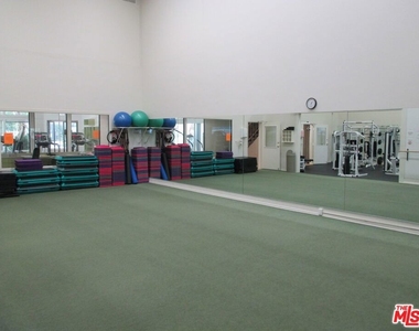 2528 Angelo Drive - Photo Thumbnail 28