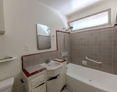 3821 Lockland Drive - Photo Thumbnail 12