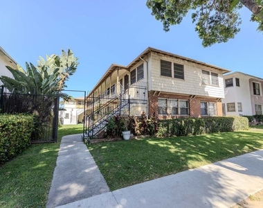 3821 Lockland Drive - Photo Thumbnail 1