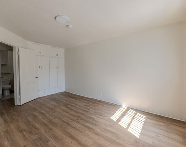 3821 Lockland Drive - Photo Thumbnail 10