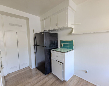 3821 Lockland Drive - Photo Thumbnail 7