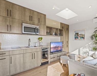 24146 Malibu Road - Photo Thumbnail 18