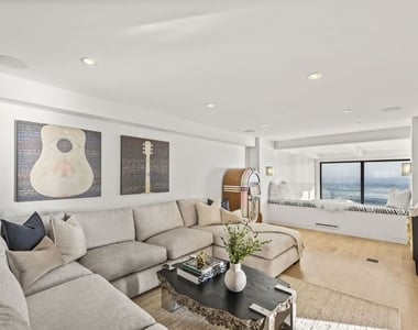24146 Malibu Road - Photo Thumbnail 8