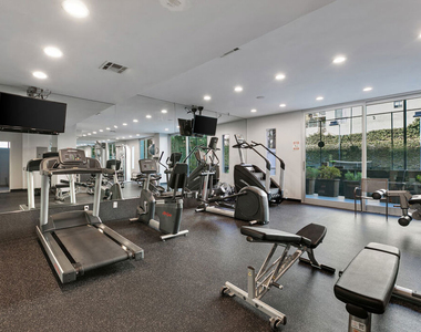 1100 Alta Loma Road - Photo Thumbnail 25