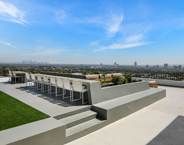 1100 Alta Loma Road - Photo Thumbnail 19
