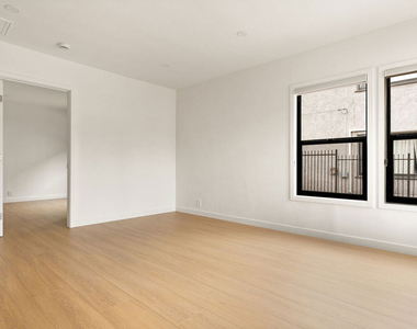 1614 Hauser Boulevard - Photo Thumbnail 4