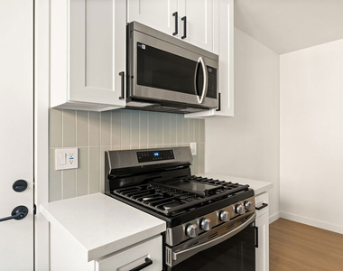1614 Hauser Boulevard - Photo Thumbnail 10
