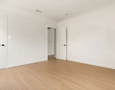 1614 Hauser Boulevard - Photo Thumbnail 6