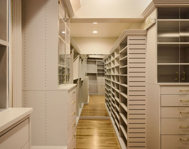 628 N Rodeo Drive - Photo Thumbnail 17