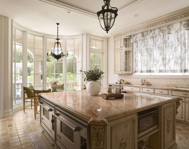 628 N Rodeo Drive - Photo Thumbnail 12