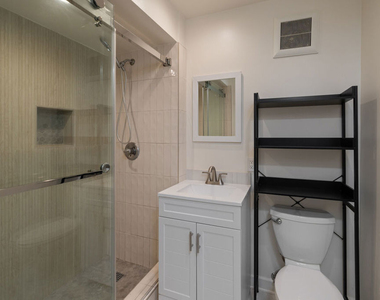 3102 Granville Avenue - Photo Thumbnail 11