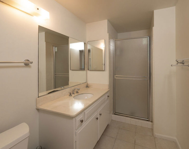 3102 Granville Avenue - Photo Thumbnail 22