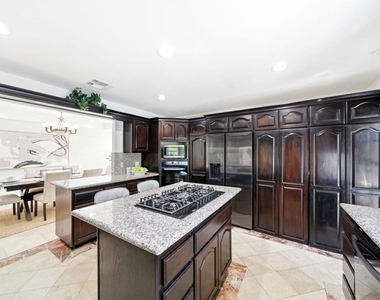 4115 Laurelgrove Avenue - Photo Thumbnail 16