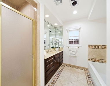 4115 Laurelgrove Avenue - Photo Thumbnail 8