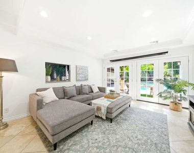 4115 Laurelgrove Avenue - Photo Thumbnail 12