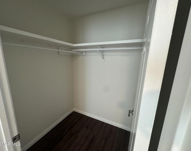 1850 Buyers Street - Photo Thumbnail 13