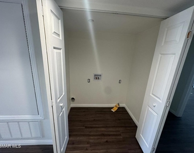 1850 Buyers Street - Photo Thumbnail 8