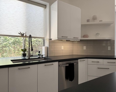 25 Buckingham Way - Photo Thumbnail 5
