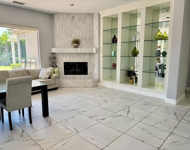25 Buckingham Way - Photo Thumbnail 17