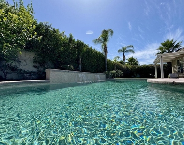 25 Buckingham Way - Photo Thumbnail 4