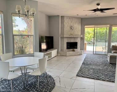 25 Buckingham Way - Photo Thumbnail 13